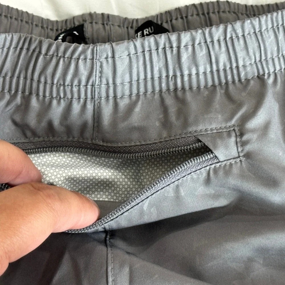 Nike Womens XL Dri-FIT Running Shorts Gray Athletic Gym‎ Zipper Pocket